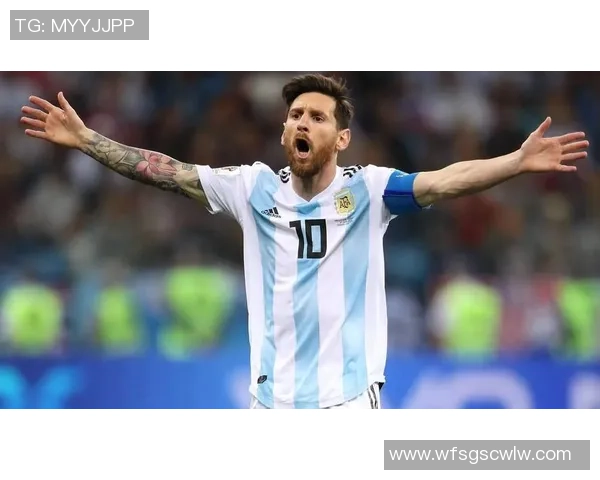 梅西跨界挑战足球守门员角色展现惊人反应与技术魅力 梅西跨界挑战足球守门员角色展现惊人反应与技术魅力