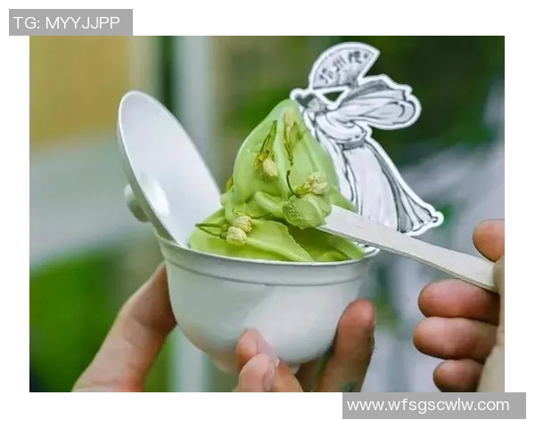 绿色足球明星雪糕的美味与活力完美结合的创意展示