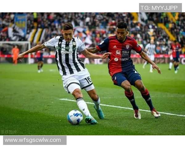 让女朋友亲自挑选心仪的足球明星一起畅谈足球的魅力与激情 让女朋友亲自挑选心仪的足球明星一起畅谈足球的魅力与激情