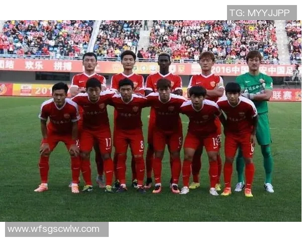 重庆篮球队在世界杯预选赛中以80分高居积分榜首位展现强劲实力 重庆篮球队在世界杯预选赛中以80分高居积分榜首位展现强劲实力